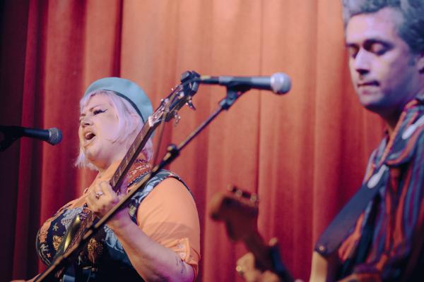 SHANON FROM SHANON AND THE CLAMS AT HOTEL CAFE