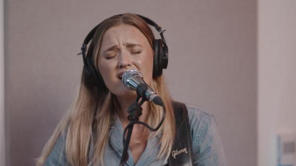 ALY AJ FULL SESSION 9 10 01 04 17 14